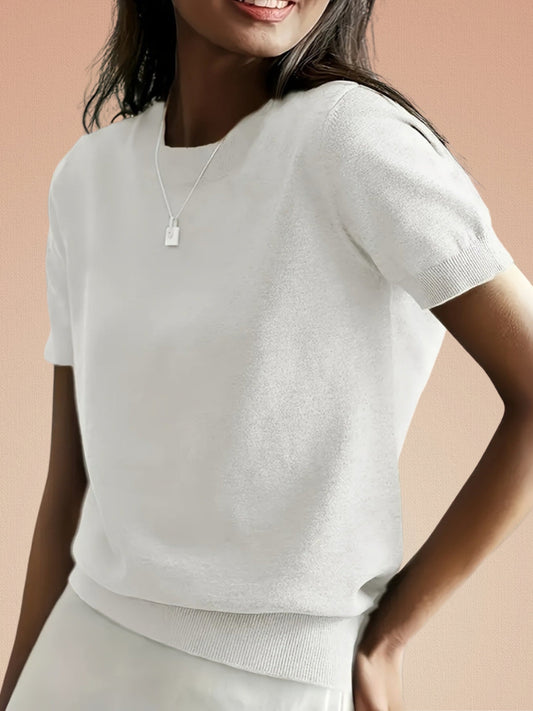 Essenziale Knit Tee – Comfort e Stile Senza Tempo